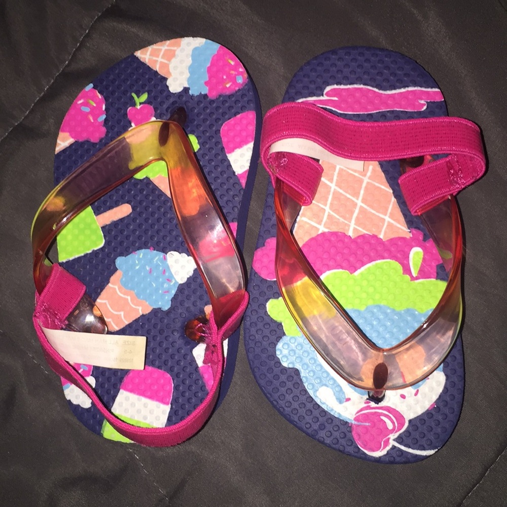 Toddler sandals size 4-5